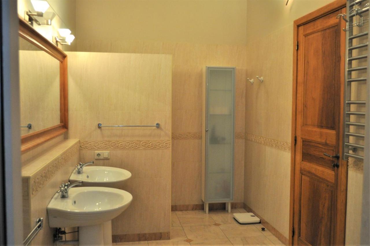 Great 144 Sq.M. Apartment In The Center Of Kyiv Exterior photo
